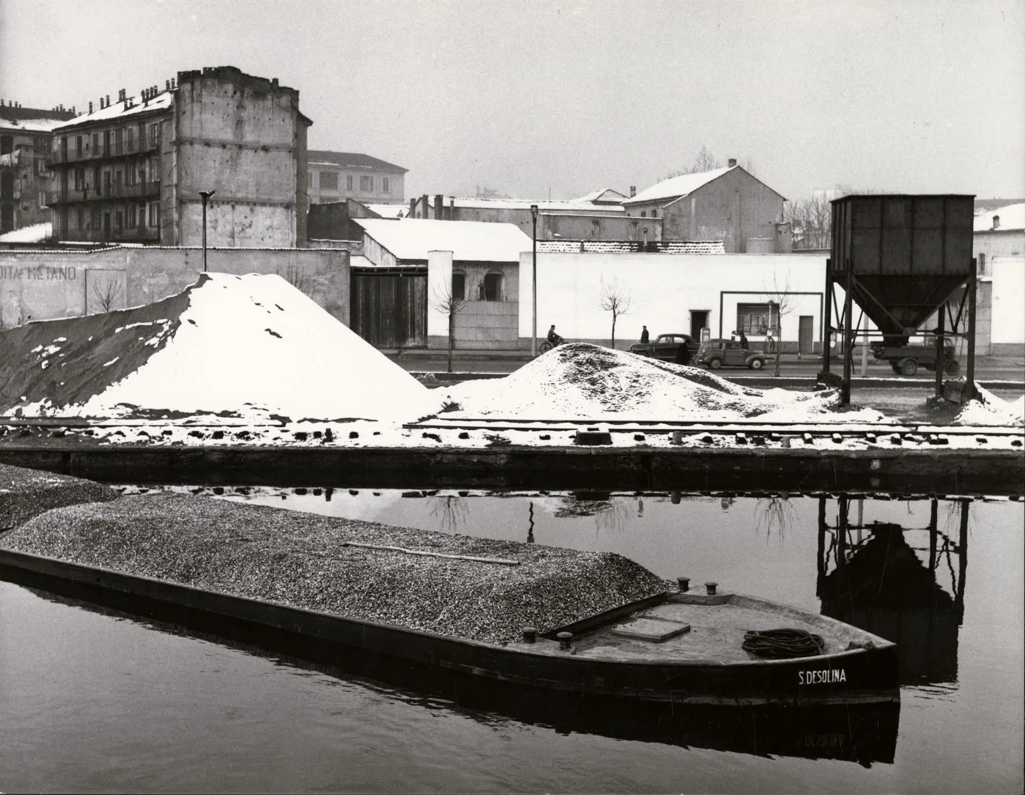 La Darsena di Milano con la neve, in una foto di Paolo Monti